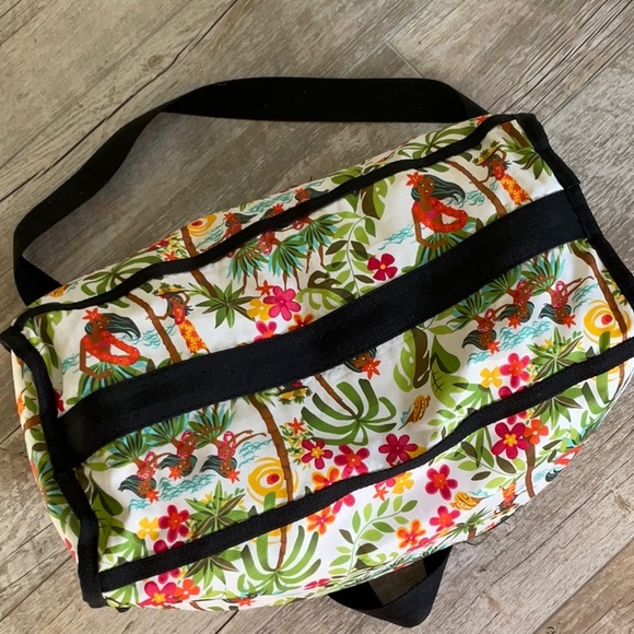 LESPORTSAC RARE LIMITED EDITION HULA Weekender Bag - Picture 4 of 5